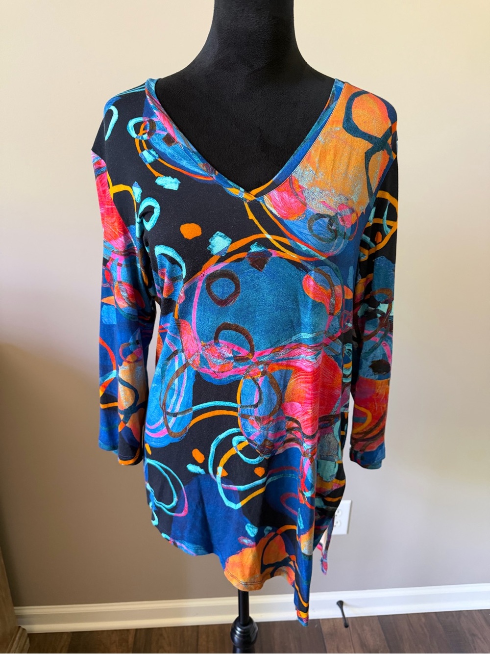 Libra Vibrant Abstract V-Neck Tunic - Multicolor Large Hi-Lo Hem  3/4 Sleeve